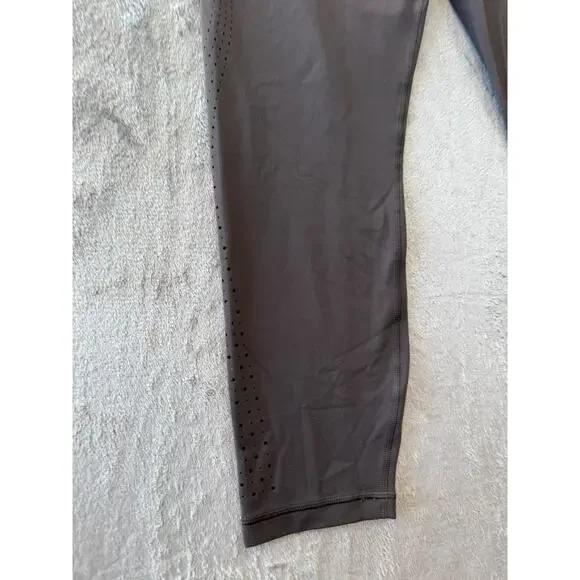 Athleta Gray Women's‎ Leggings Size Large Cropped (22" inseam) Workout - Picture 2 of 7